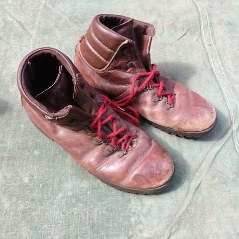 Vintage Walking Boots (Size 9)
